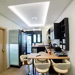 Luxurious In The Heart Of Town ! * לוטראקי