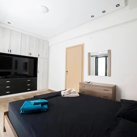 Luxurious In The Heart Of Town ! Apartman