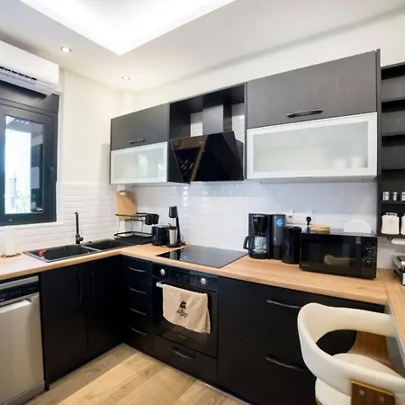 Luxurious In The Heart Of Town ! *