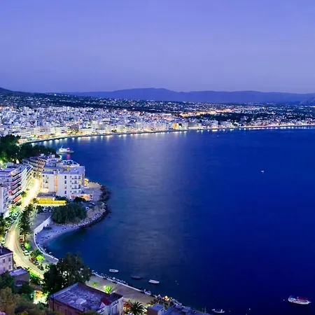 Luxurious In The Heart Of Town ! * Lutráki