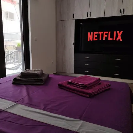 Luxurious In The Heart Of Town ! Apartamento Loutráki