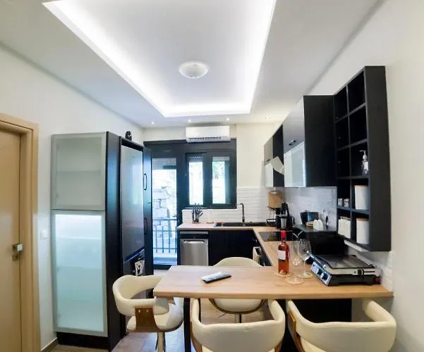 Luxurious In The Heart Of Town ! * Lutráki