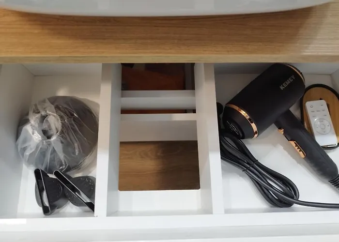 Luxurious In The Heart Of Town ! *