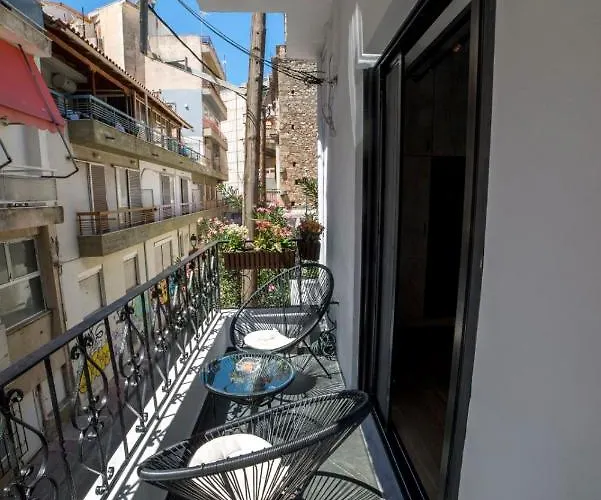 Luxurious In The Heart Of Town ! * Loutráki