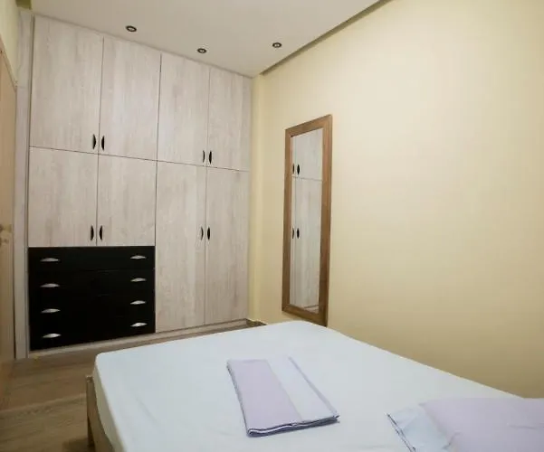 Luxurious In The Heart Of Town ! *