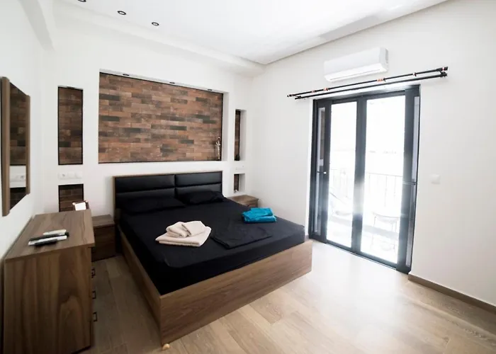 Luxurious In The Heart Of Town ! Apartamento